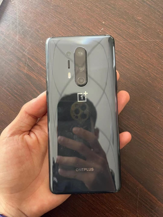 一加8pro，8+128屏幕完美无划痕，后...