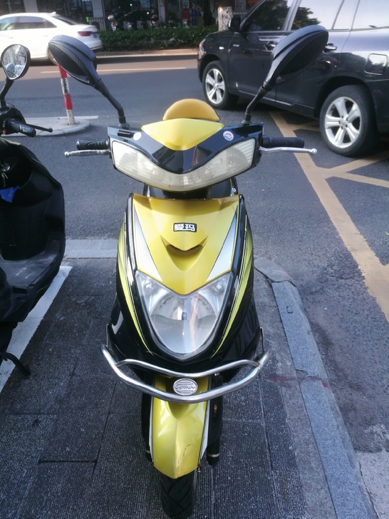 爱玛八成新电动车，刚换电池，没有哪里损坏，...
