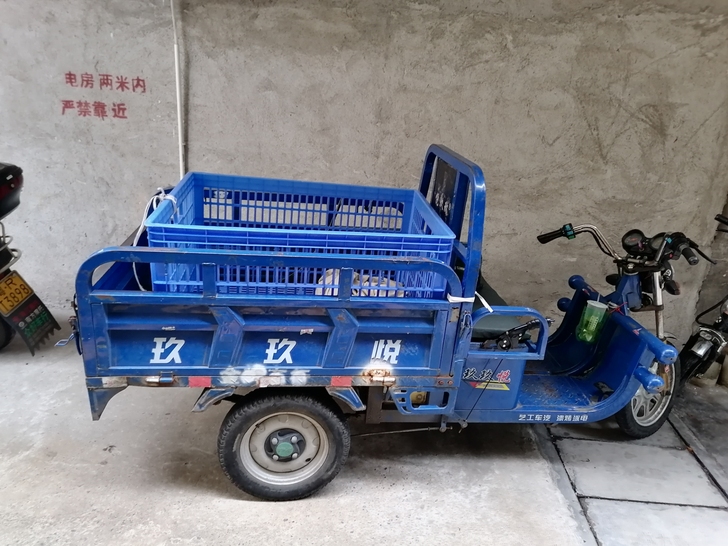 电动三轮车,车箱1米*1.3米,发要合格证...