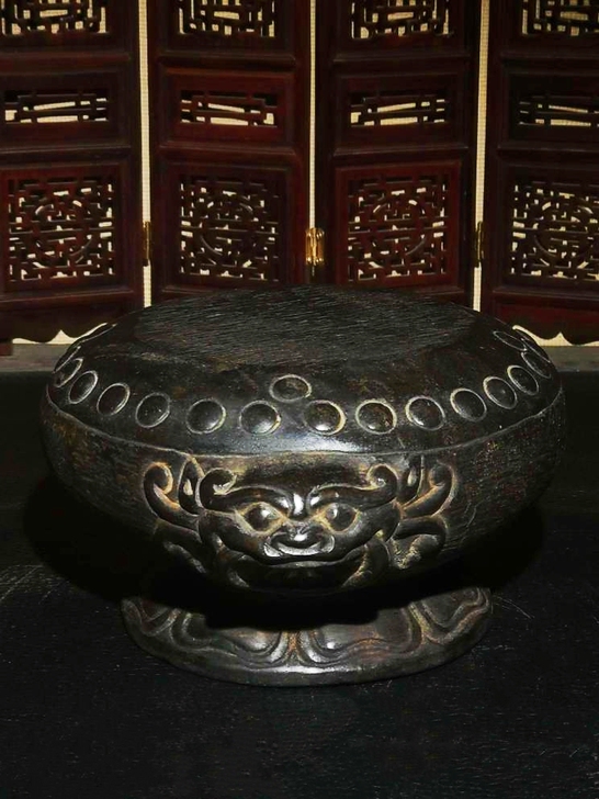 品名：山西青石《双狮头莲花座》