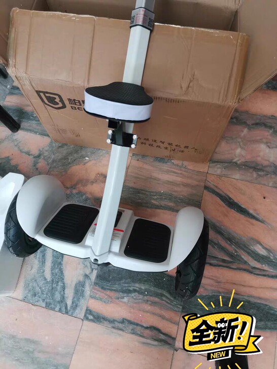 柏思图平衡车，儿童新坐骑款，带扶杆平行车。...