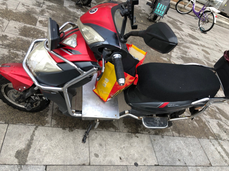 新日电动车72v前几天和汽车撞上了不爱修了...