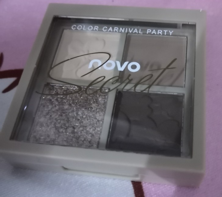 novo四色便携小盘眼影眼线平价学生小众品...