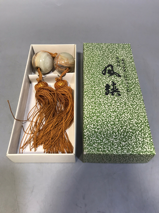 石制风镇一对