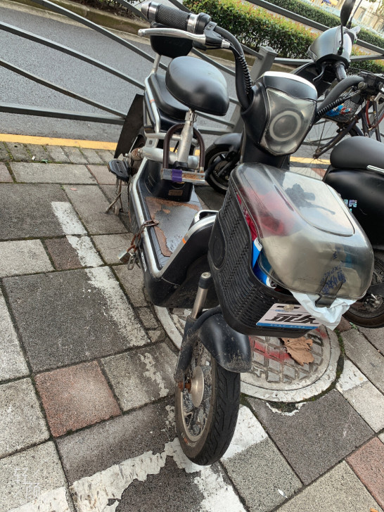 永久轻便电动车，今天换全新电池（10-8）换