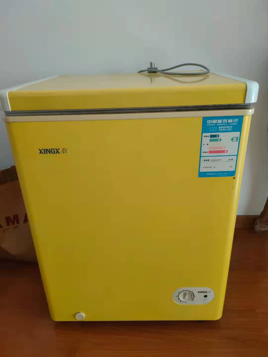 星星冰柜一个，自家使用，19年刚换的全新压...