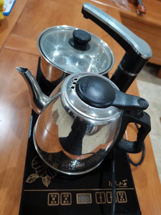 功夫小子煮水器，七成新，功能全部完好，插头...