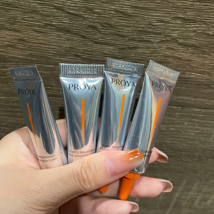 珀莱雅眼霜小样4ml，剩余2只