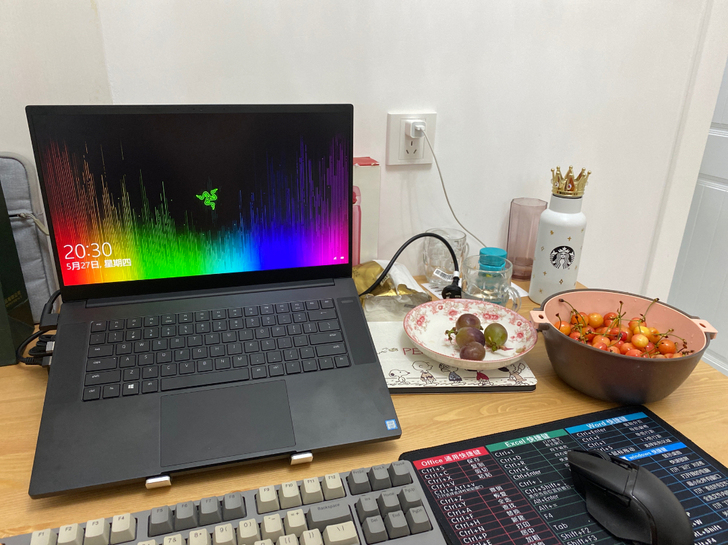 雷蛇笔记本,自用一年;出售原因是不玩游戏了...