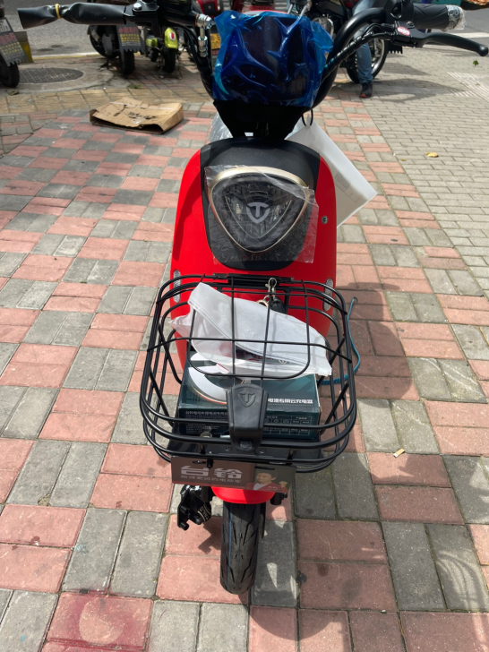 批发零售电动车600起，卖有意者私聊。