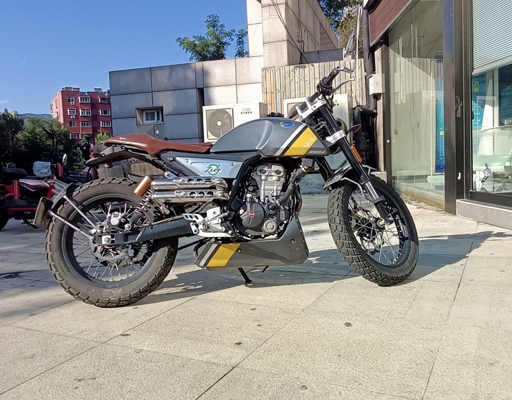 阿普利亚Cr150 复古摩托车