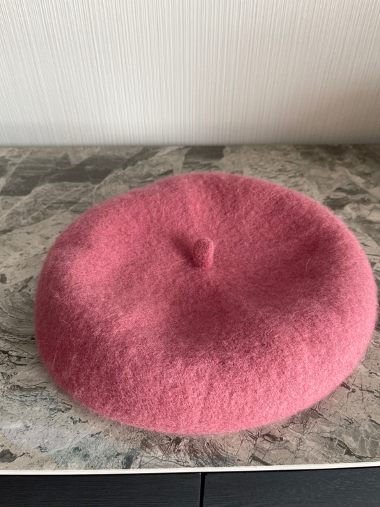 粉色黑色毛昵贝雷帽,打包低价出!