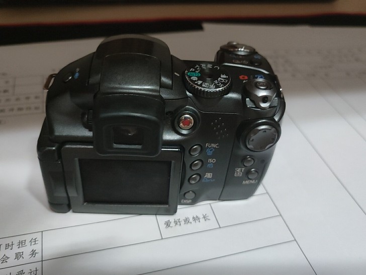 佳能相机出售，有兴趣私聊