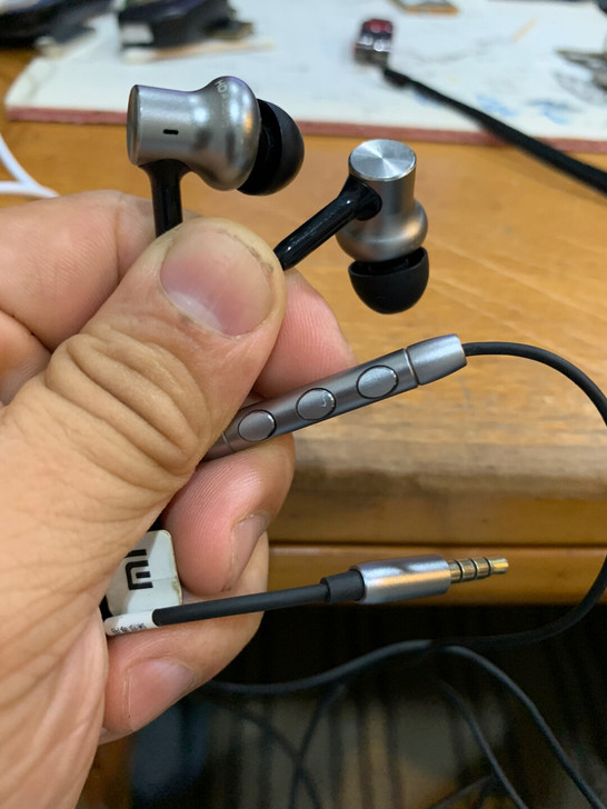 小米耳机，声音正常、功能正常
