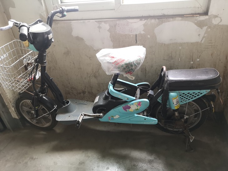 小鸟电动车,电瓶被盗,只剩车架,车况很好,...