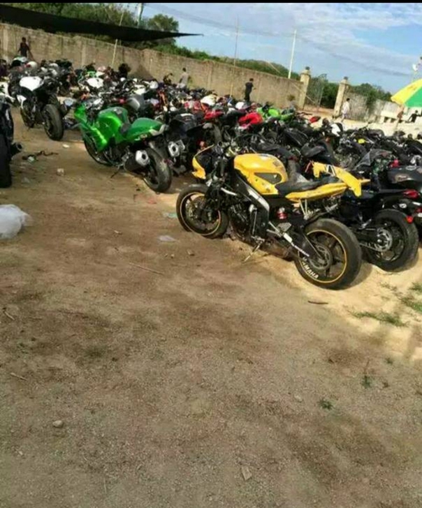 打听：哪里能买到交警查扣的摩托车，那种到期...