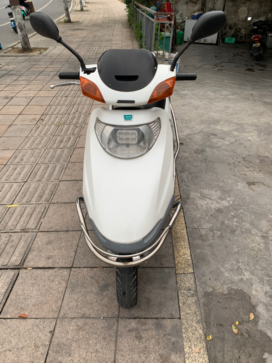 大运小公主125，声静力好，灯亮表走，提速...