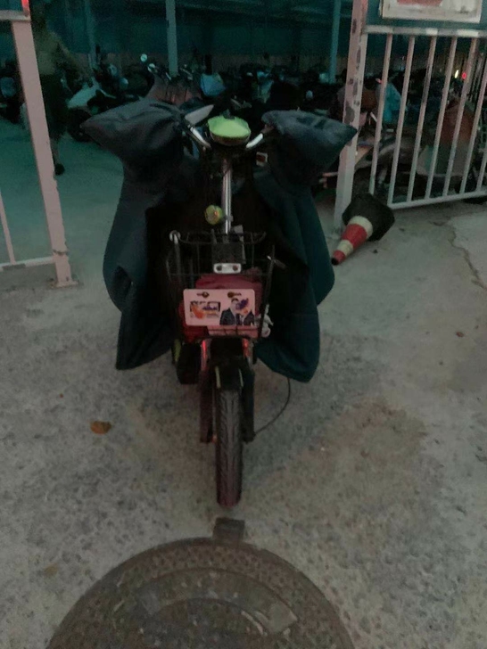 新日电动车  锂电 锂电 锂电 可以提电池...