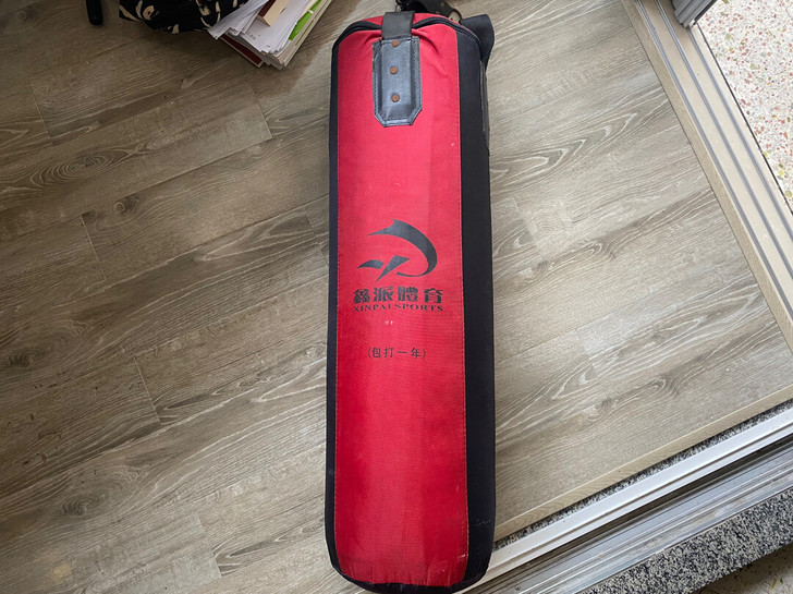 鑫派拳击沙袋吊式实心沙包 体育器材店两百多...