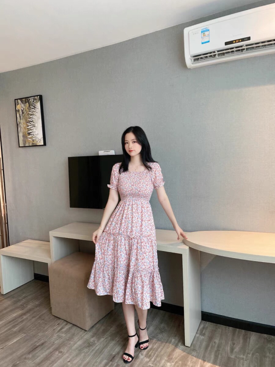 小清新雪纺碎花连衣裙女夏季方领泡泡袖露背系...