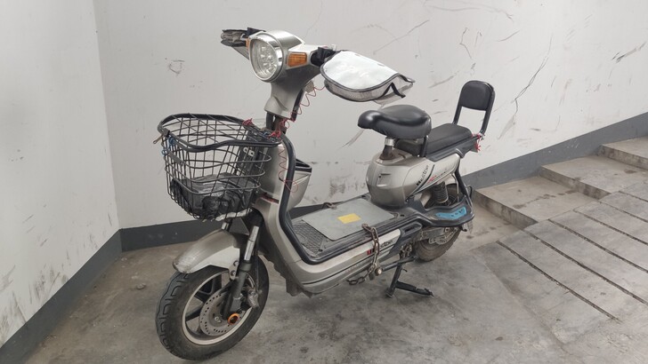 六七成新的电动车，一手自用，车况如图， 前...