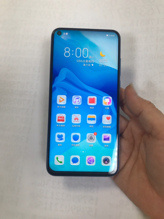 华为荣耀V20、8G运行128G内存、麒麟...