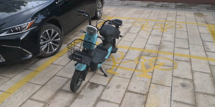 爱玛电动车，9成新以上，买了不到一年。孩子...