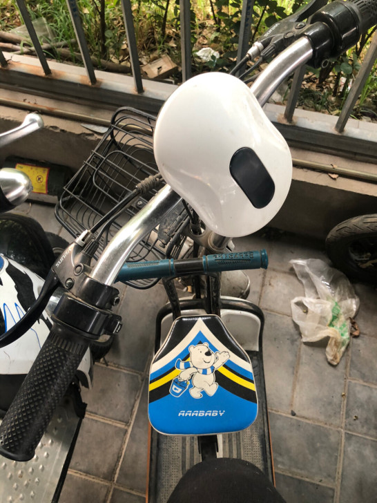 新日电动车，锂电池被偷了，接娃用的，车子之...