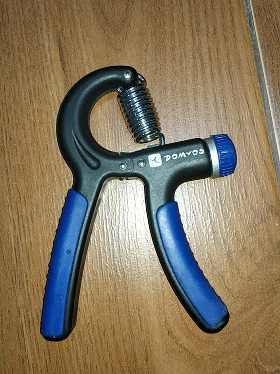 握力器