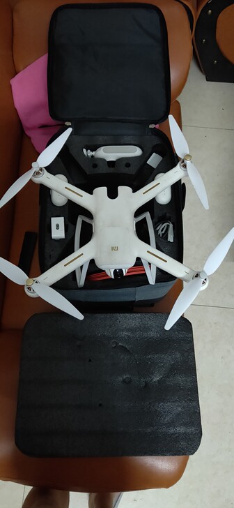 小米无人机4K版~买来自用的。一般都是外出...