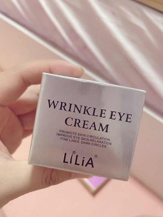 眼霜，全新未使用，可以有效对抗眼部细纹，衰...