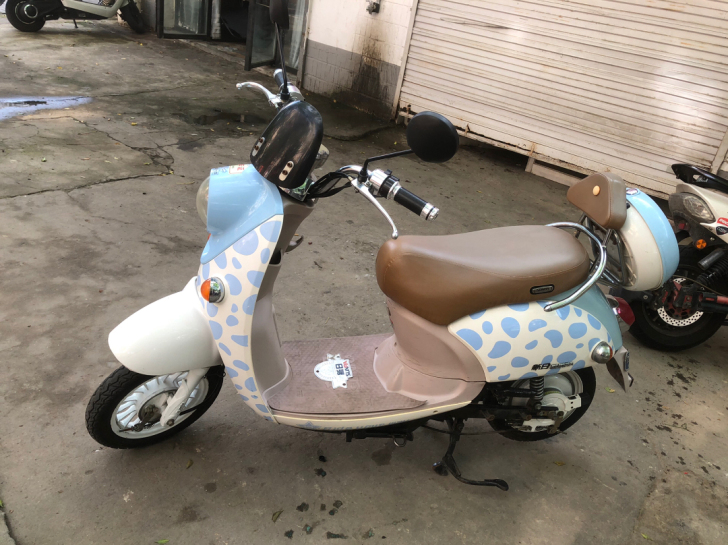 八九成新 新日二手电动车小踏板车，前后新真...