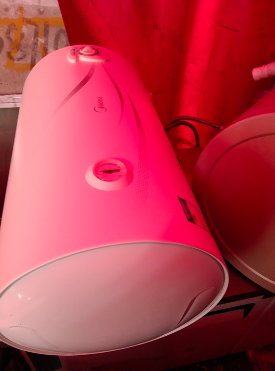 美的热水器50升，自提150，5公里之内包安装230！有需要