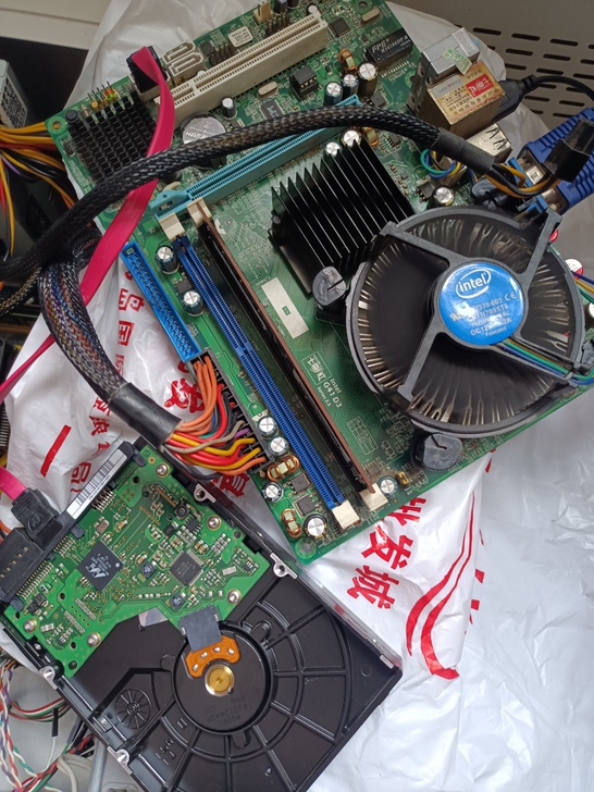 闲置台式机主机主板一套，七彩虹g41主板，...