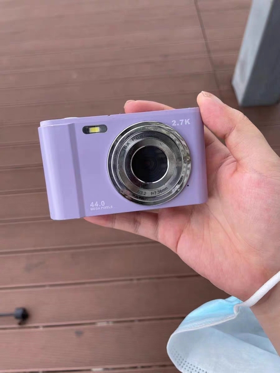 粉色的相机，少女粉，太好看了，相数也是杠杠...