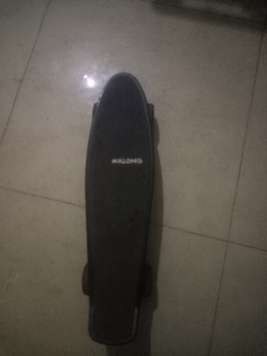 小鱼板50元，很结实，滑板，初学者