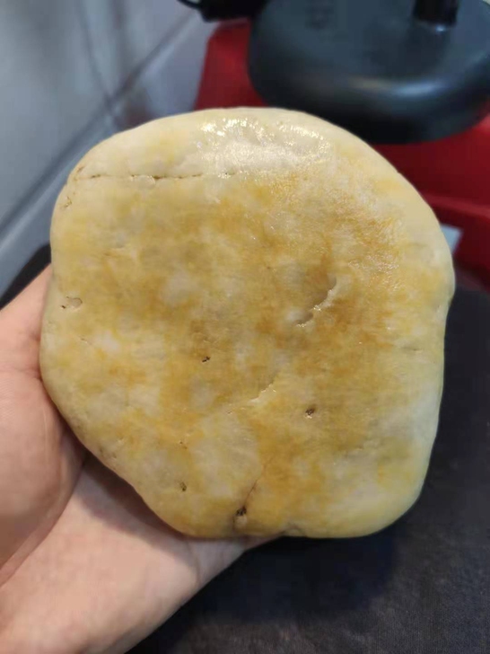 信江黄蜡石，家就在信江河边，价格实惠。