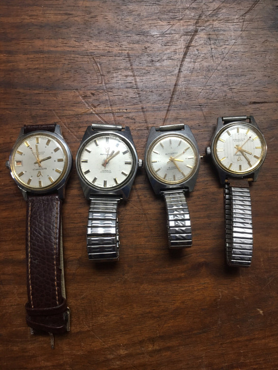 下乡收的几个几十年前的机械手表，一起出的价...