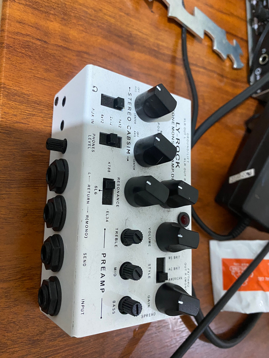 琼瑶三哥出品 吉他箱体模拟DI 盒（8合一...