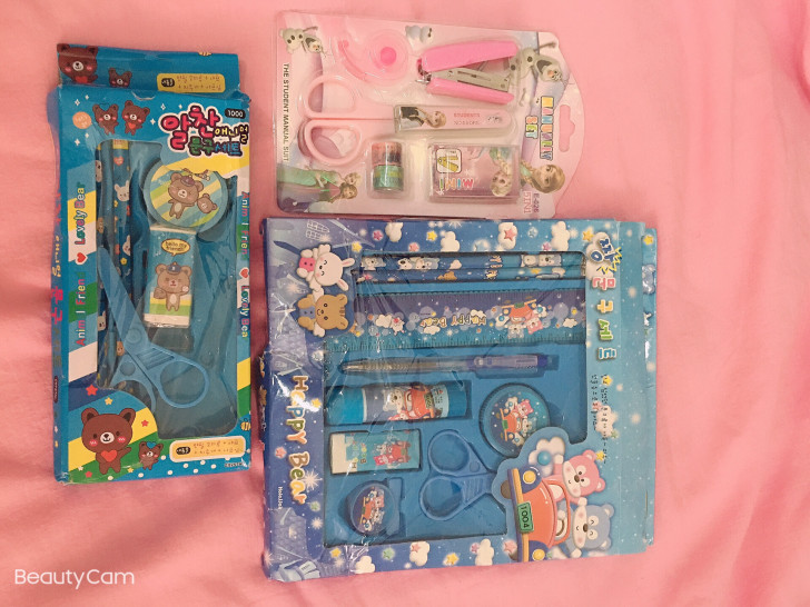 全新文具套盒，铅笔剪刀橡皮胶棒订书器等等，...