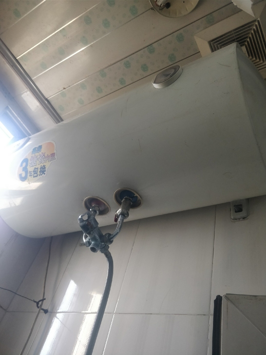 阿里斯顿热水器搪瓷内胆不起水碱功能正常照片...