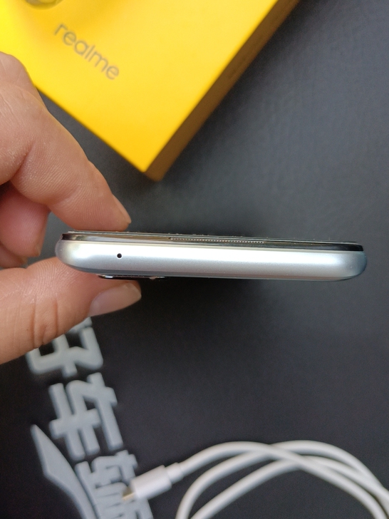全新，realme 真我 Q2 6+128...