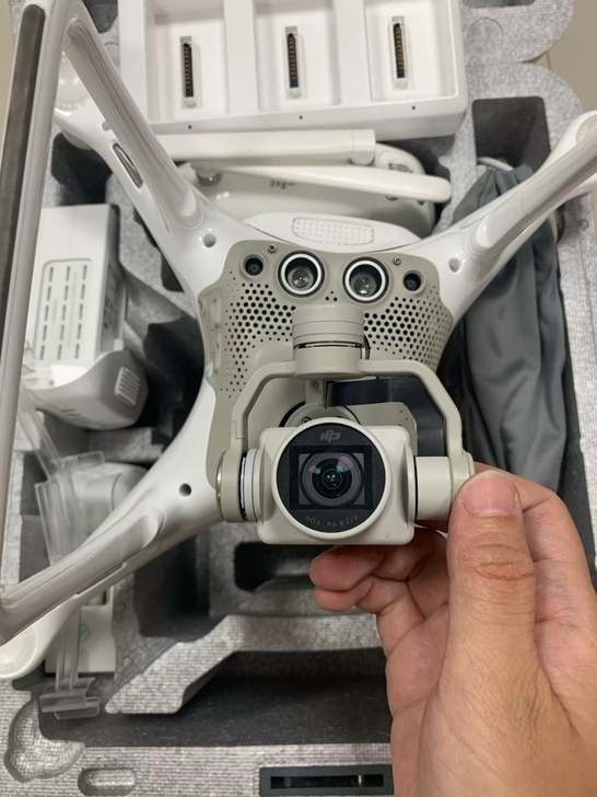 x9号大疆精灵四三电带管家，整体成色非常好...