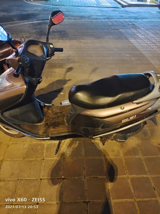 回老家，出售小踏板车一辆，超级省油，不还价...