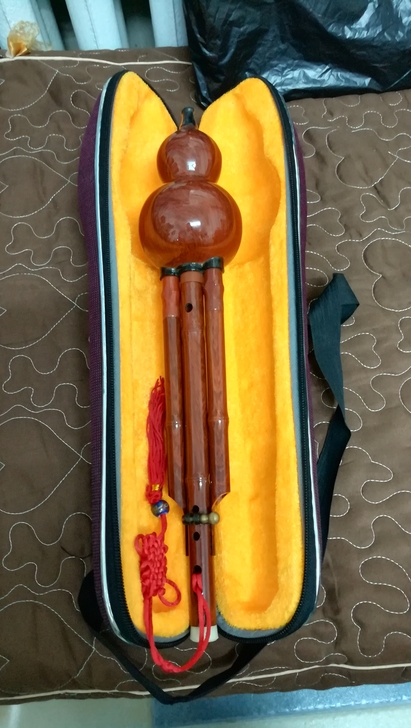 :葫芦丝，完好。