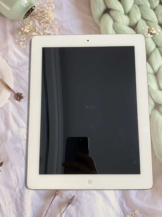 iPad4代16g平板电脑，本地实体店购入