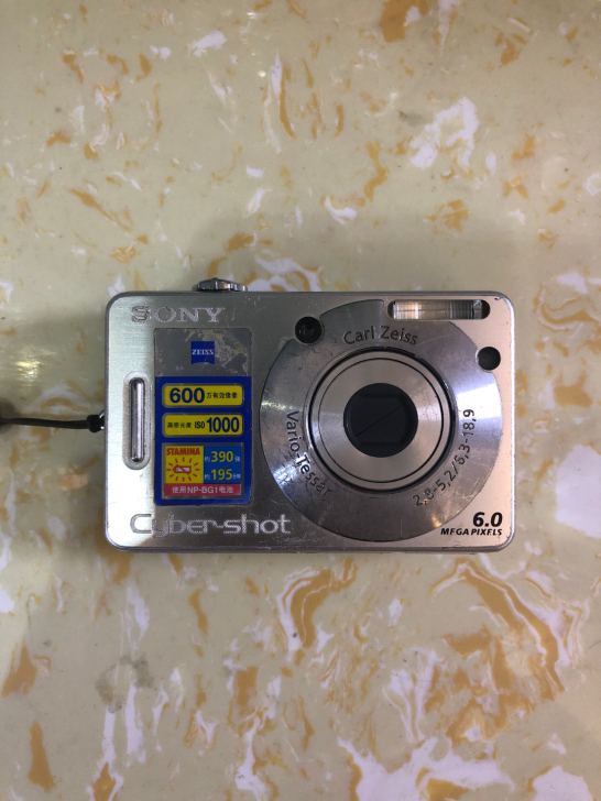 索尼dsc-w50,600w像素,成色如图...