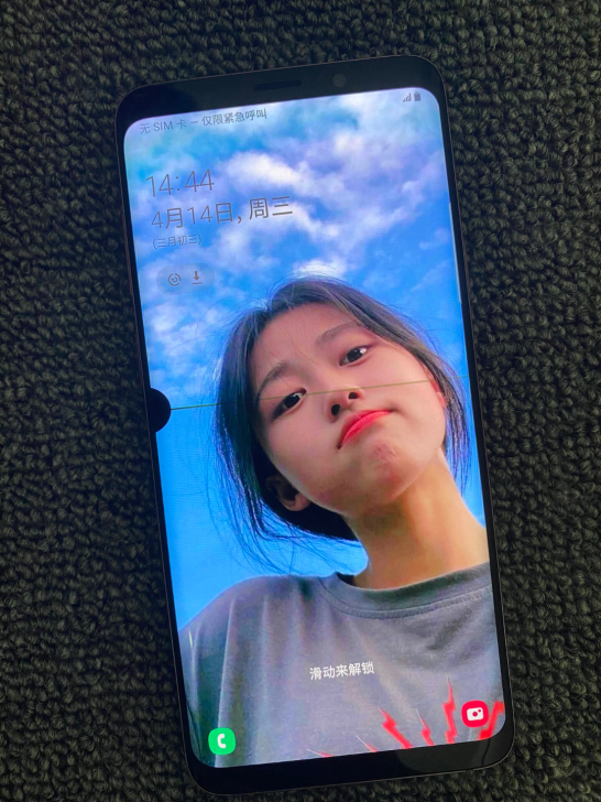 三星盖乐世s9+曲面屏手机，一个几乎全新的...