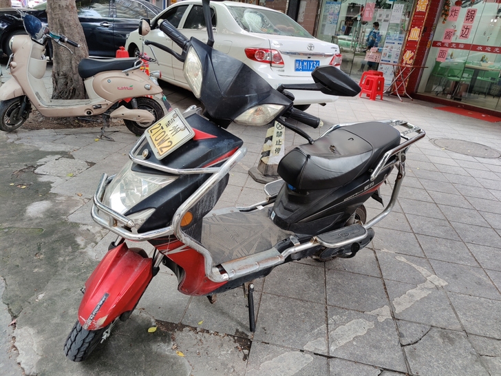 爱玛电动车,5个电池60V,续航50公里(...