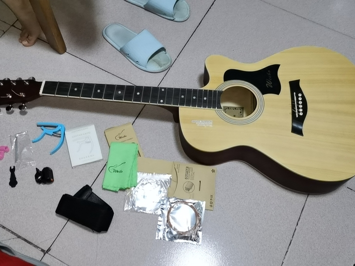 Weila威伯吉他，吉他保存比较好，有琴包...